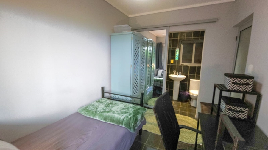 6 Bedroom Property for Sale in Kosmos Ridge North West